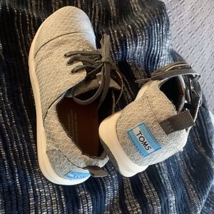Toms size 6.5 lace up sneakers.